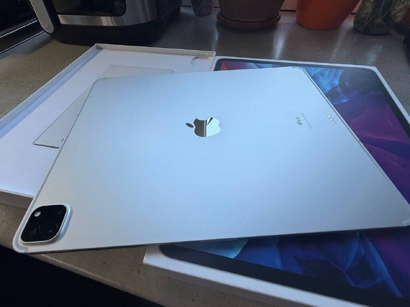 iPad Pro 12.9 128 Гб с симкартой 3