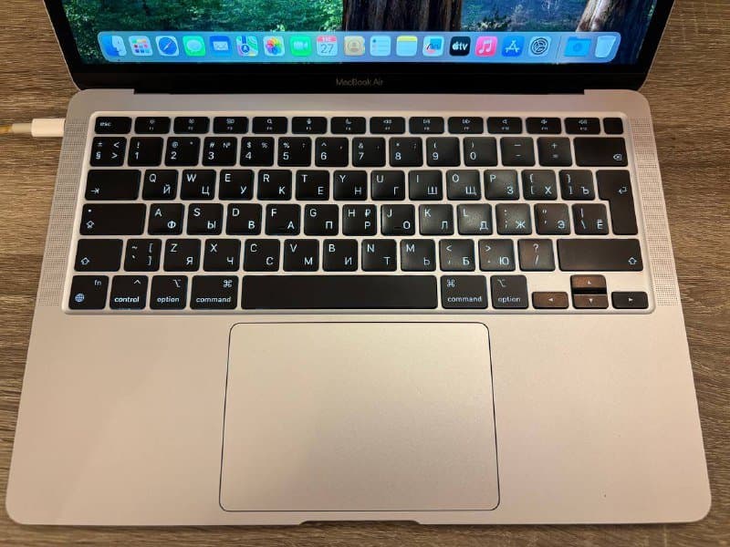 MacBook Air M1 8/256 3