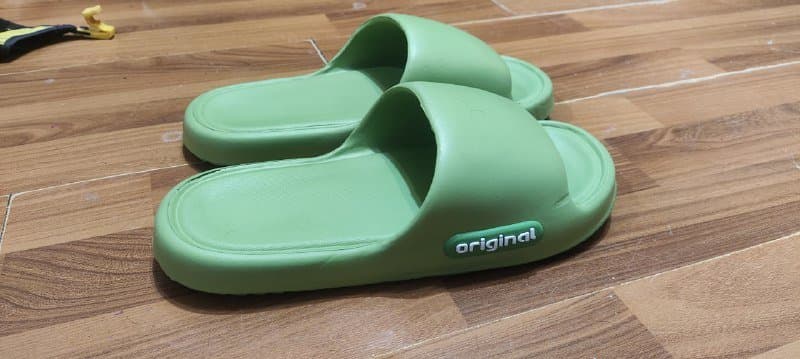 Мужские шлёпанцы зелёные 41 размер 1