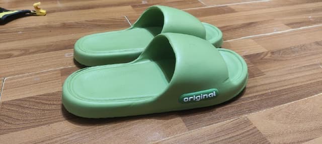 Мужские шлёпанцы зелёные 41 размер