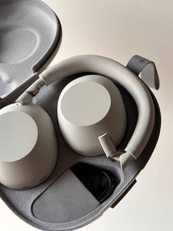 Наушники Sony WH-1000XM6 Wireless 3