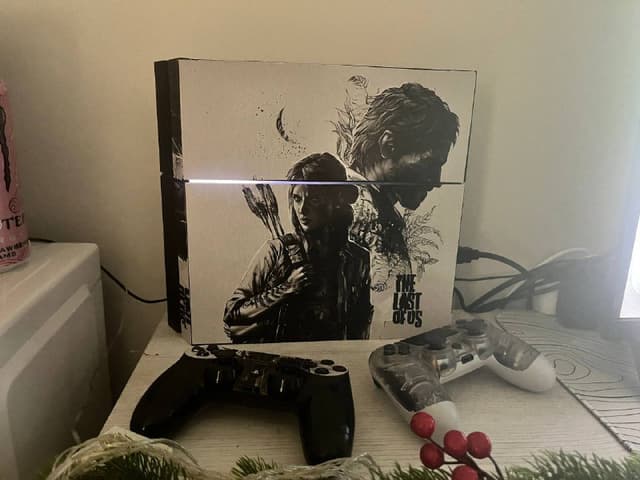 ps4 500gb, 2 контроллера