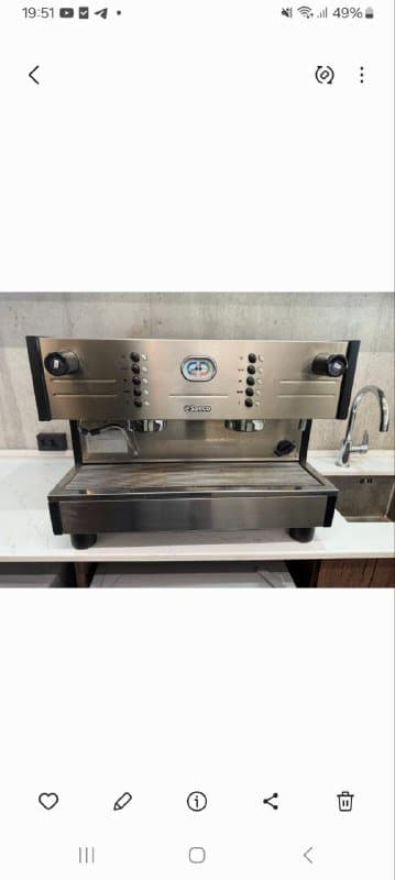 Профессиональная кофемашина и гриндер 1