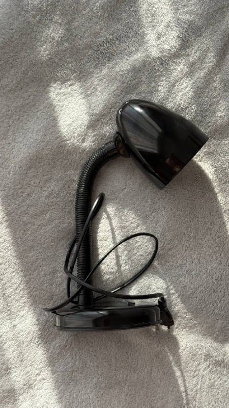 Настольная лампа с рабочей лампочкой 2