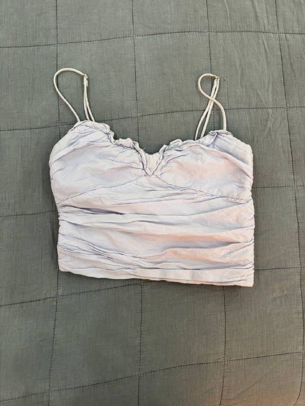 Топ голубой, Рубашка шелковая, Лонгслив бежевый, Пиджак, Штаны белые, Кофта, Свитер сиреневый, Лонслив розовый, Лонгслив белый, Юбка баллон бежевая