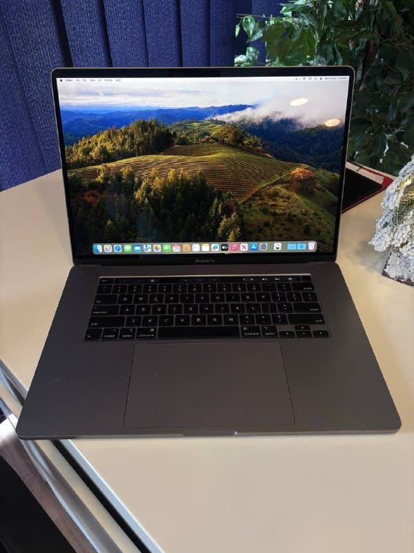 Macbook Pro 2019 i9 32GB 1TB SSD 2 видеокарты 8GB 1