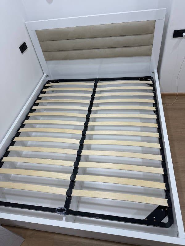 Кровать с подъемным механизмом и матрас 160х200