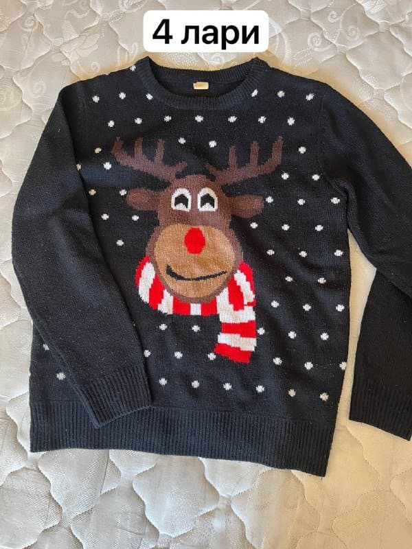 Одежда подростковая: свитер, куртка, шорты, штаны, шапки, толстовка