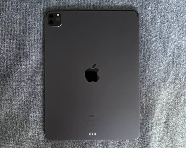 iPad Pro 11 М1 128 ГБ Apple Pencil 2 чехол