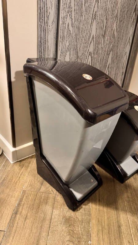 Мусорные ведра с педалью 24 л, 12 л