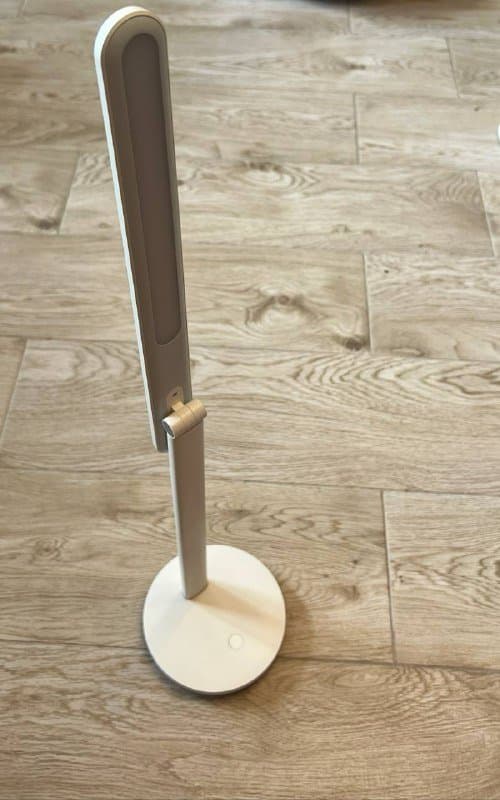 Настольная лампа