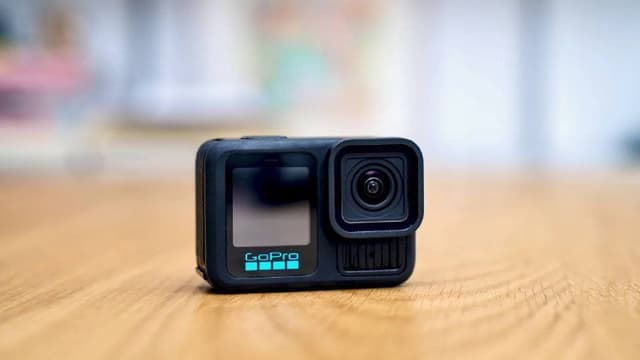 GoPro Hero 13 с трещиной на экране
