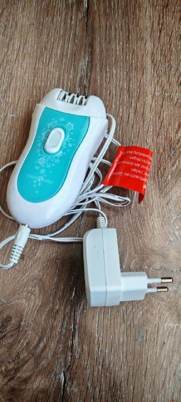 Электроматрас, сушилка, сумка на колесах, полка для бутылок, парик 3