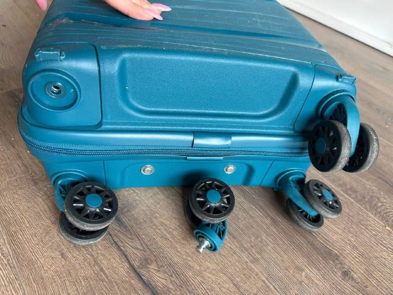 Чемодан с ручной кладью 20x30x43 2