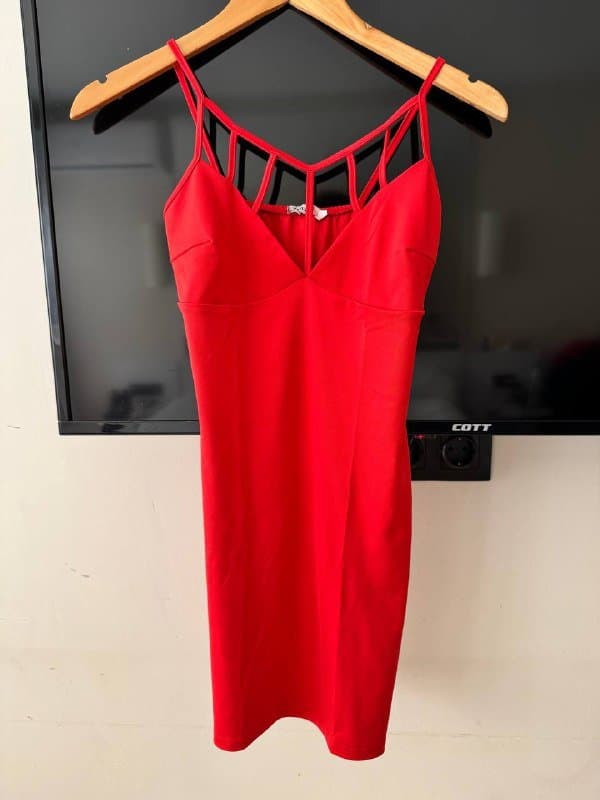 Красное женское праздничное платье размеры S M