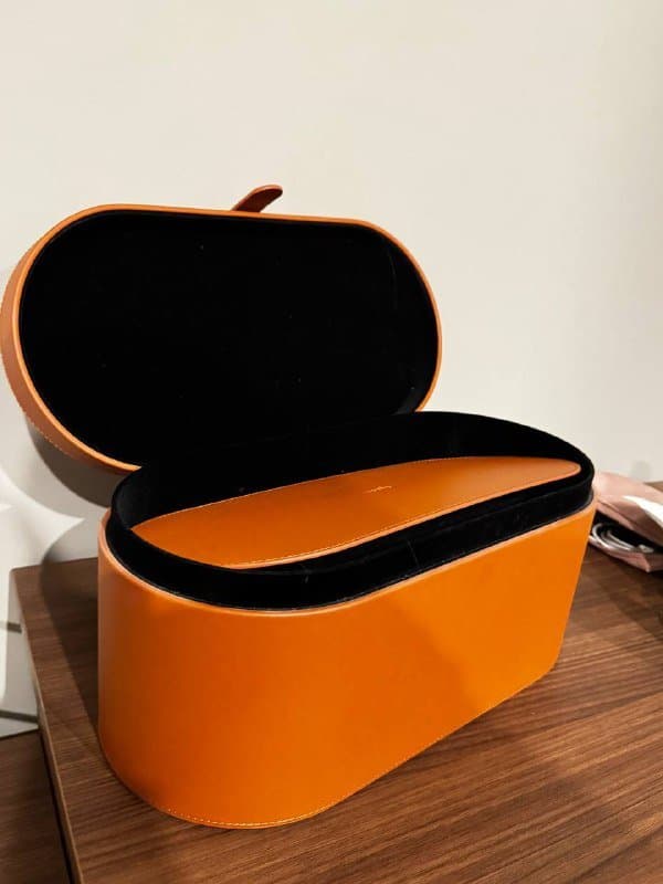 Коробка от Dyson Air Wrap 1