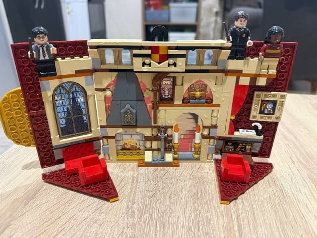 Набор Lego Harry Potter полностью собран
