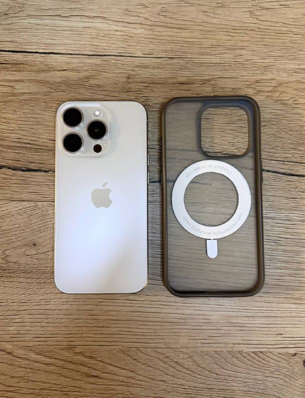 iPhone 15 Pro 256 белый 3