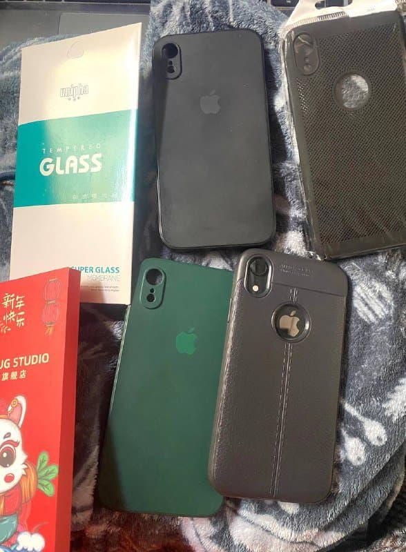 IPhone XR 64 ГБ, чехлы, защитные пленки 6