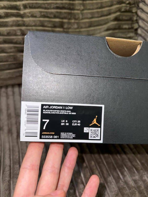 Кроссовки Nike Air Jordan 4