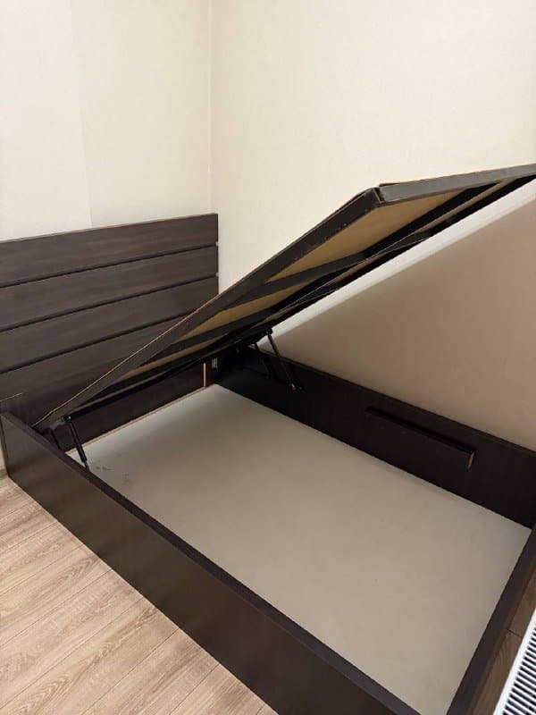 Двухместная кровать