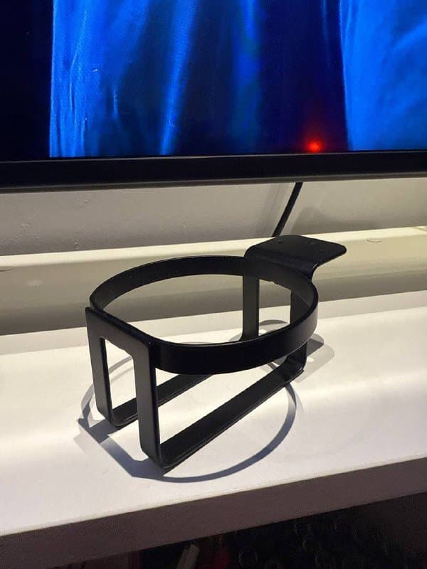 железный подстаканник для стола 1