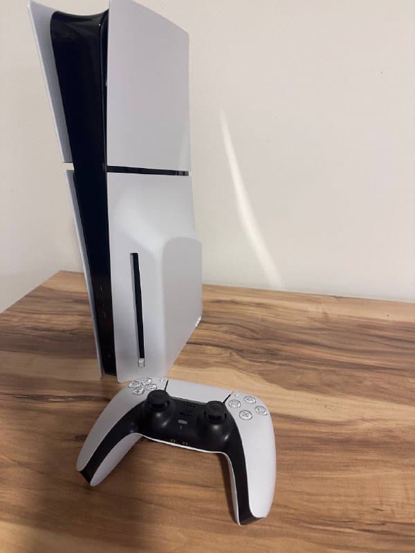 Playstation 5 консоль с геймпадом