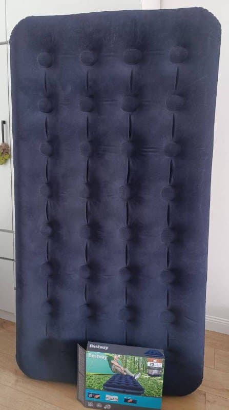 серый плотный ковролин 3