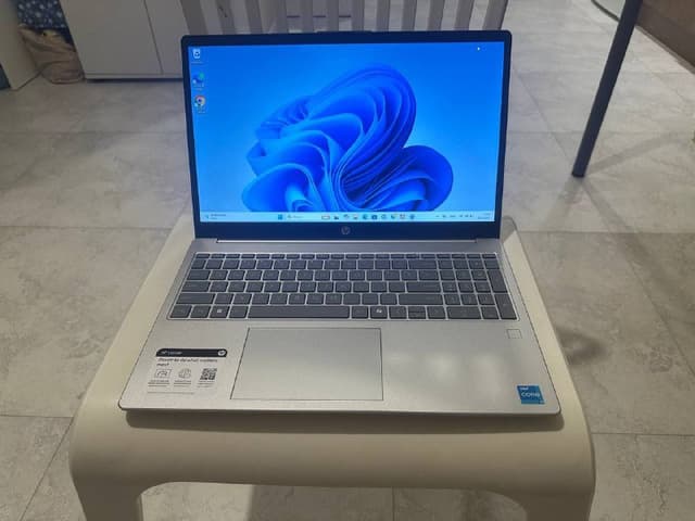 Ноутбук HP 15-fd0027st Intel Core i3 8GB SSD 256GB