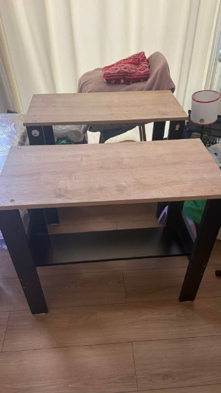 Два небольших стола