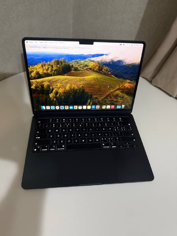 MacBook Air M2 13.6, 8GB RAM, 256GB SSD