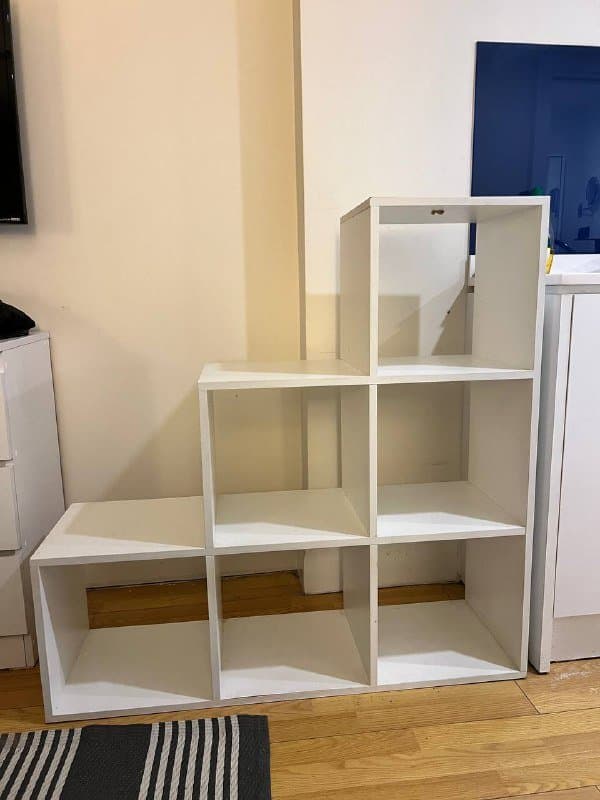 Полка-стеллаж, трехстворчатый шкаф с зеркалом