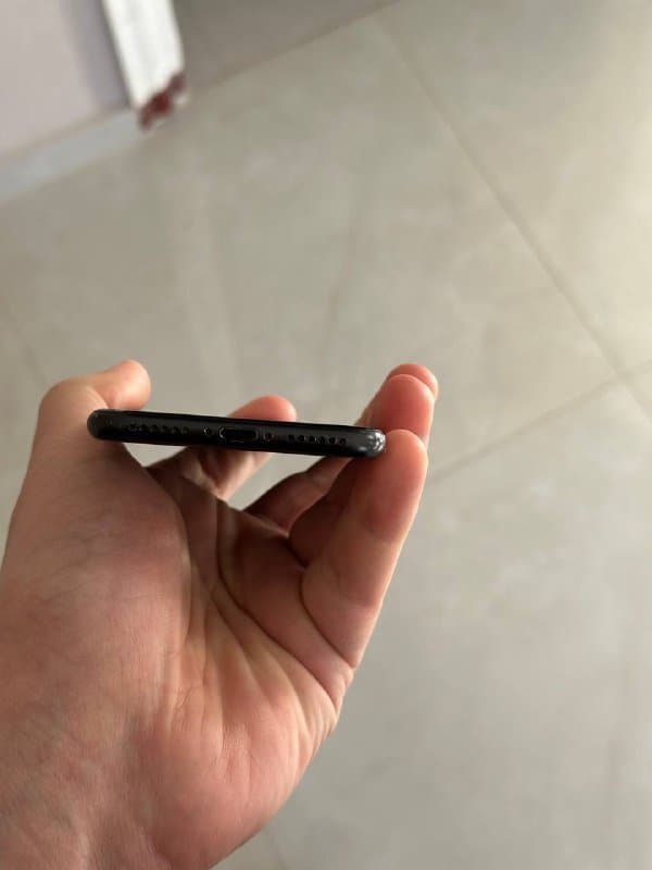 Айфон 7 американский с чехлом 4