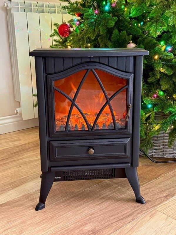 Электрокамин с эффектом живого пламени и обогревом 1