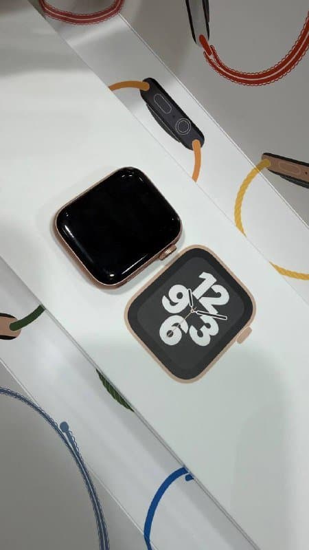 Apple Watch Series SE 40mm Gold Alu Starlight Sp Band GPS