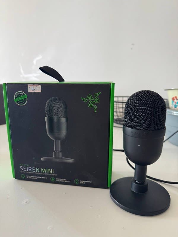 Микрофон Razer Seiren Mini