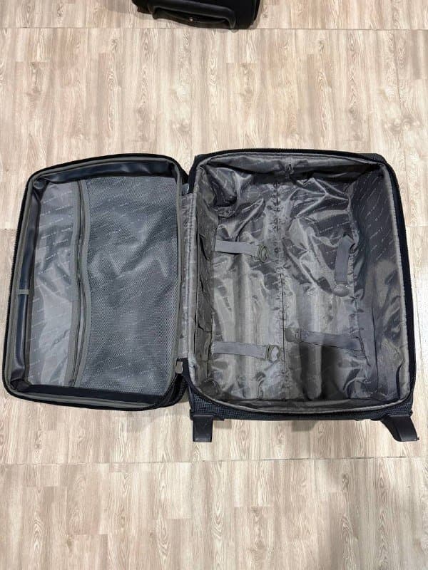 Чемодан на колёсах тканевый 2