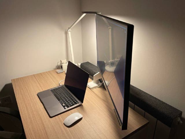 стол из domino 100x60 с белыми ножками