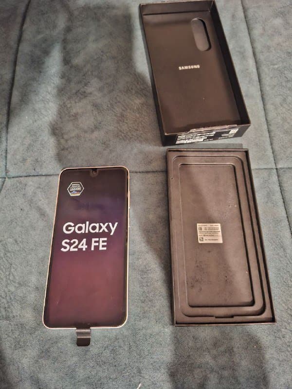Samsung Galaxy S24FE 8/128GB новый