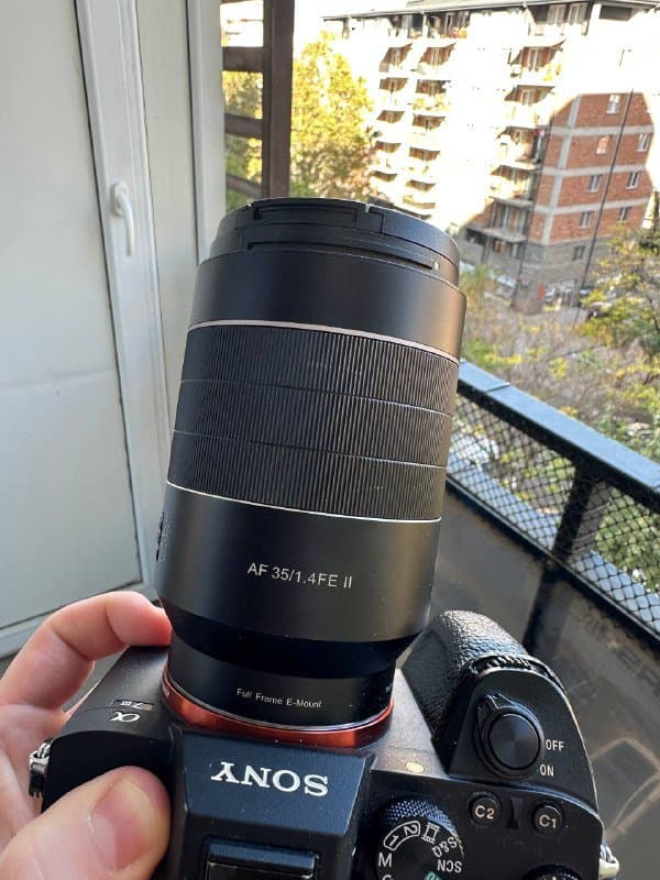 Объектив Rokinon Samyang 35mm f 1.4 AF II для Sony E-Mount