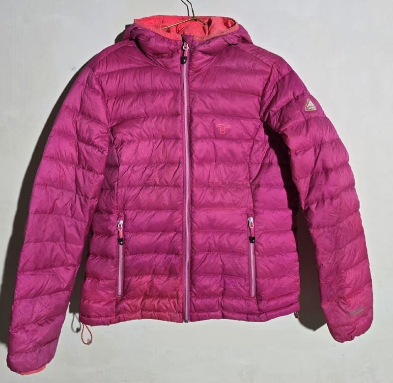 Пуховик Tenson, толстовка Snikers 1