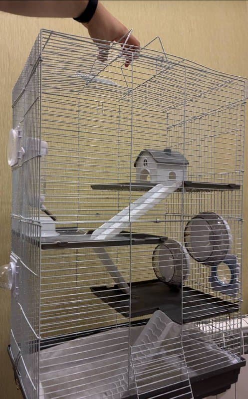 Большая четырехэтажная клетка с домиком и аксессуарами 1