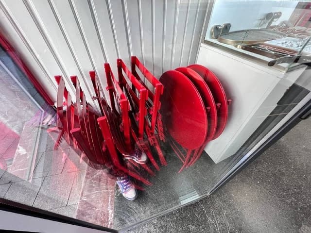 Комплект стола и стульев