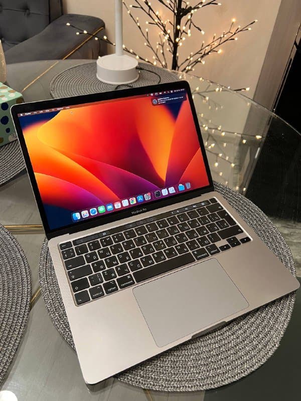 MacBook Pro intel i5 13.3 2020 1