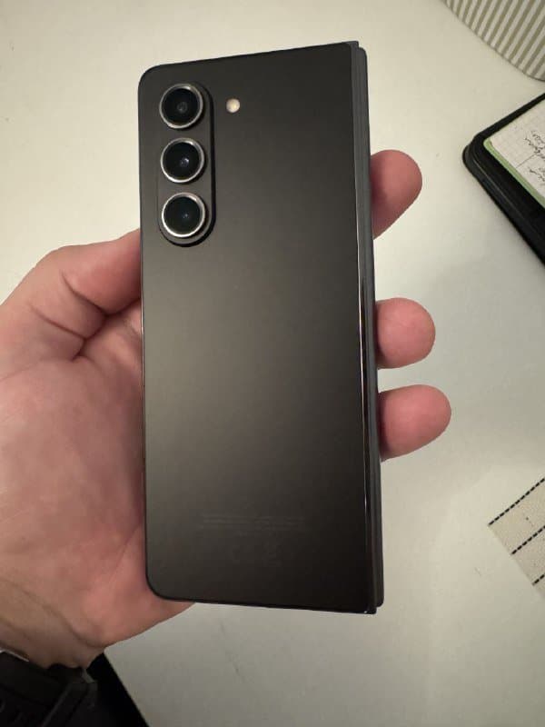 Samsung Galaxy Z Fold 5 12/256Gb черный, чехлы, кабель 2