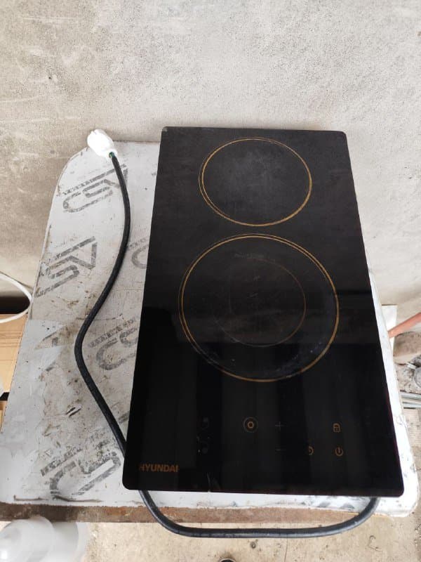 Электрическая стеклокерамическая варочная панель Hyundai, 2 конфорки 1