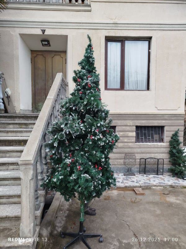 Искусственная новогодняя елка с шишками 155 см, ёлка Gardex 160 см, искусственная елка 170 см, гигантская новогодняя елка 330 см 7