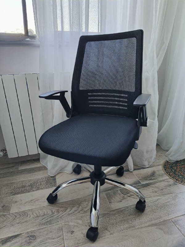 Офисное кресло