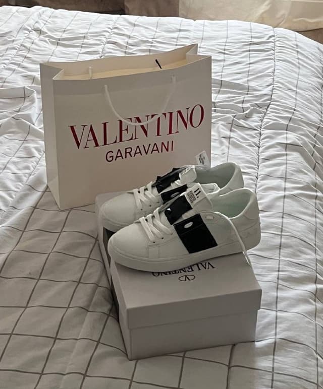 Кроссовки Valentino Garavani 37-38 размер
