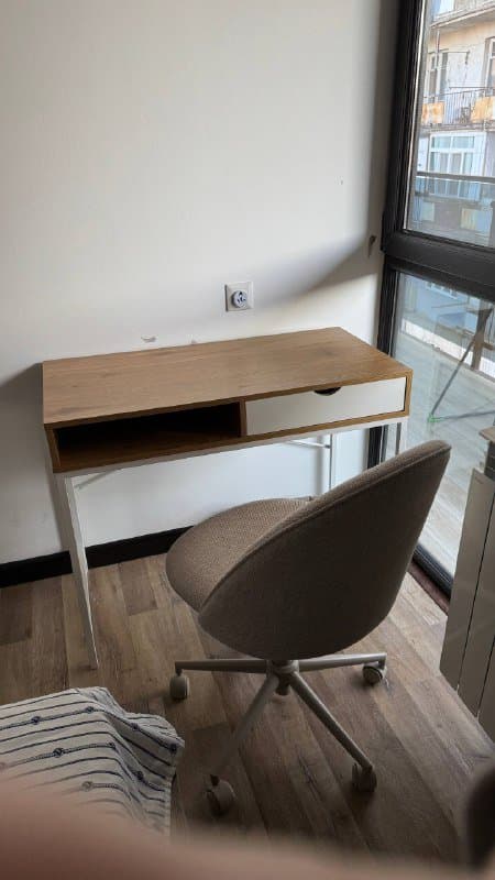 Рабочий стол Trappedal, стул Kokkedal Jysk 1